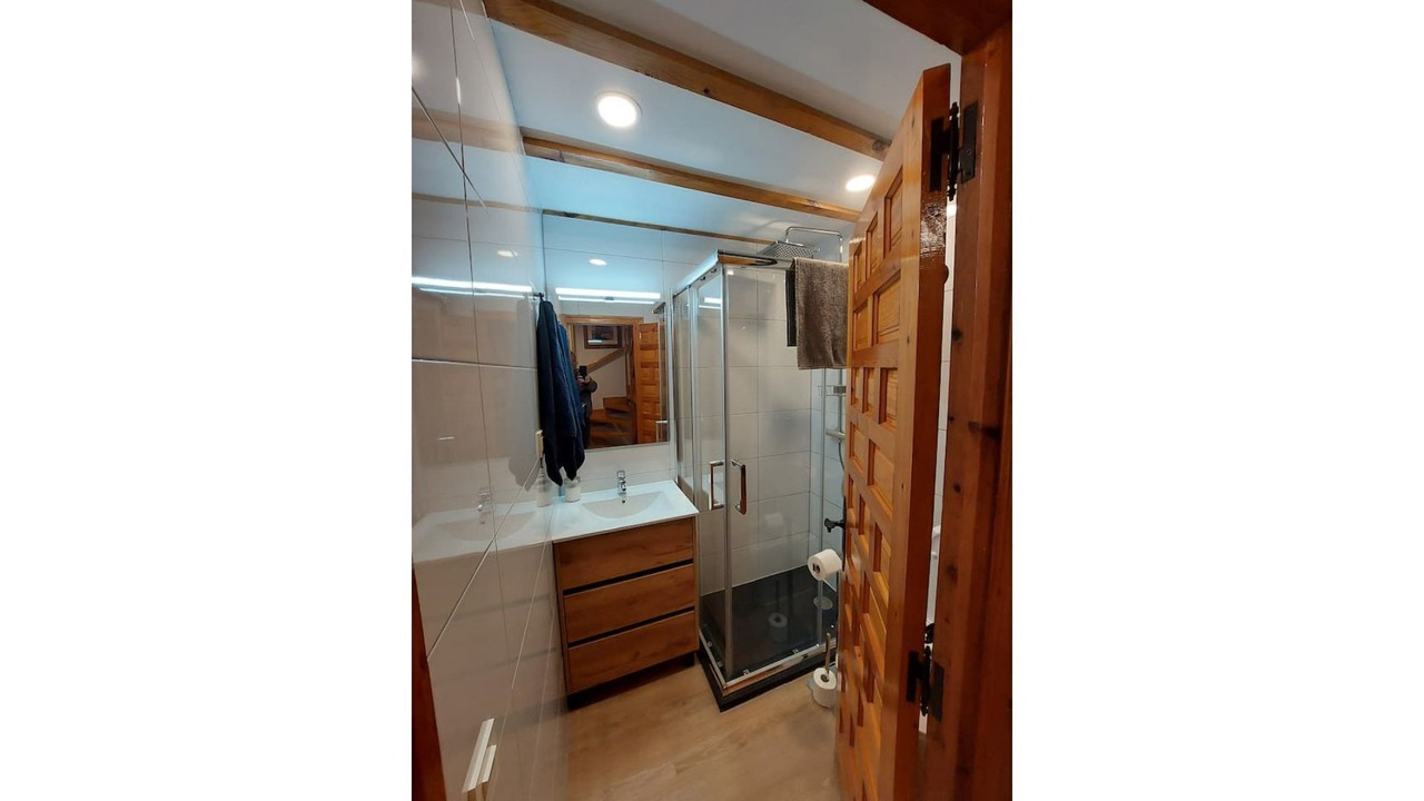 Photo of Bathroom in Llanaves de la Reina