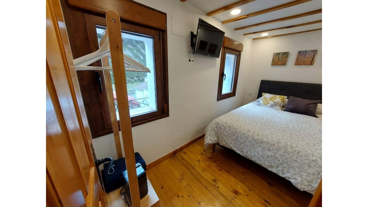 Photo of Bedroom in Llanaves de la Reina