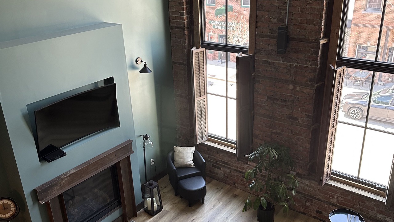 Photo of Livingroom in Utica