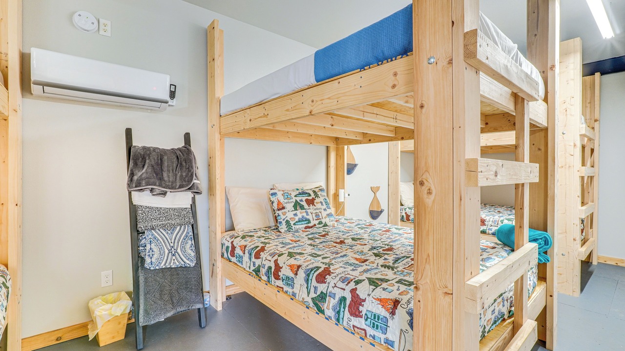 Photo of Bedroom in Garfield