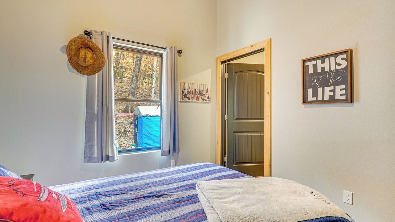 Photo of Bedroom in Garfield