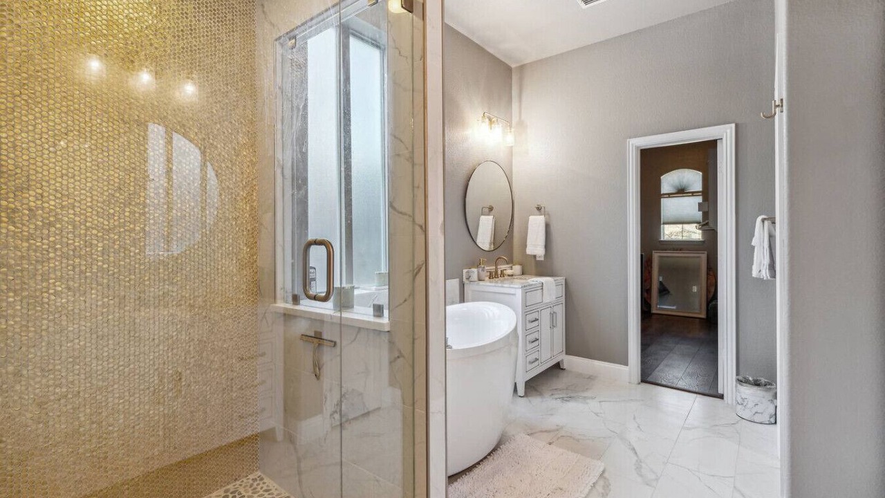 Photo of Bathroom in Elmo