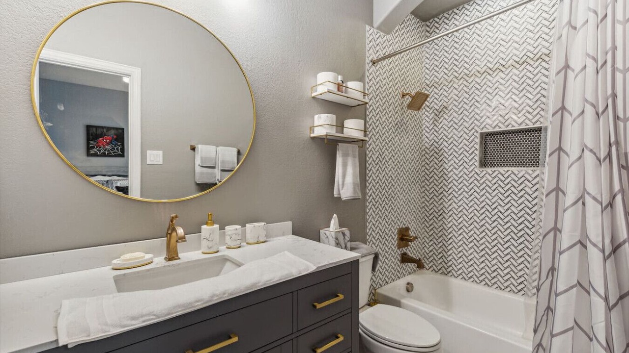 Photo of Bathroom in Elmo