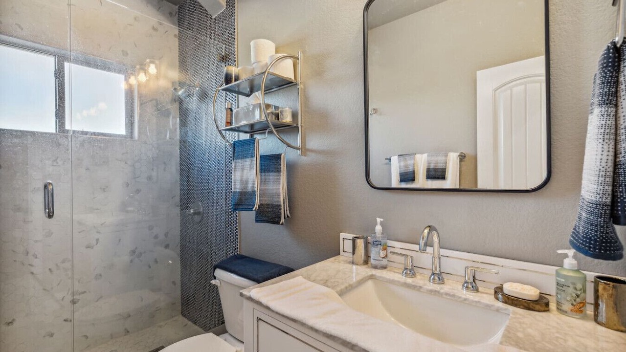 Photo of Bathroom in Elmo
