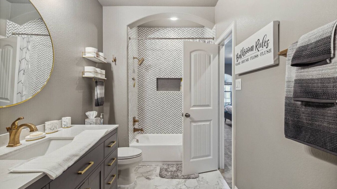 Photo of Bathroom in Elmo