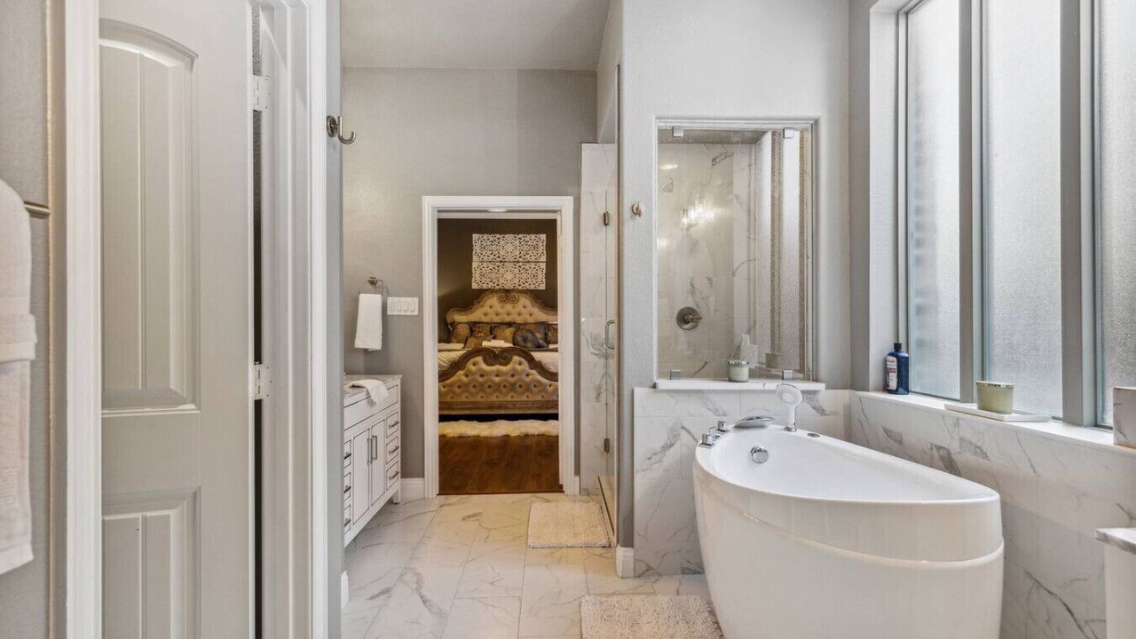 Photo of Bathroom in Elmo