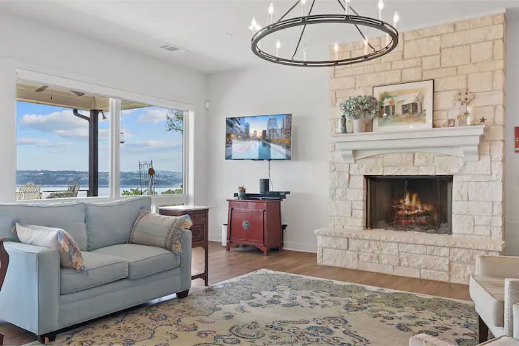 Photo of Livingroom in Spicewood