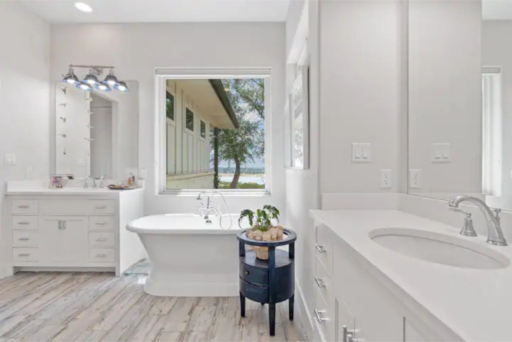 Photo of Bathroom in Spicewood