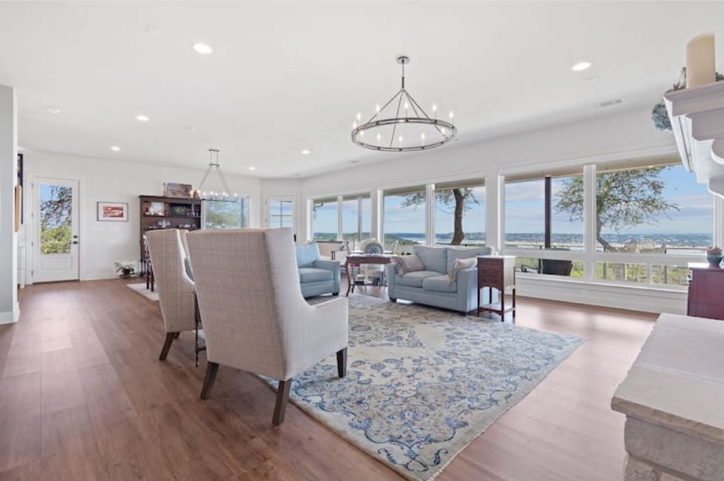 Photo of Livingroom in Spicewood