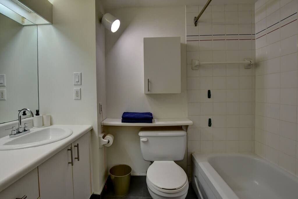 Photo of Bathroom in Laval