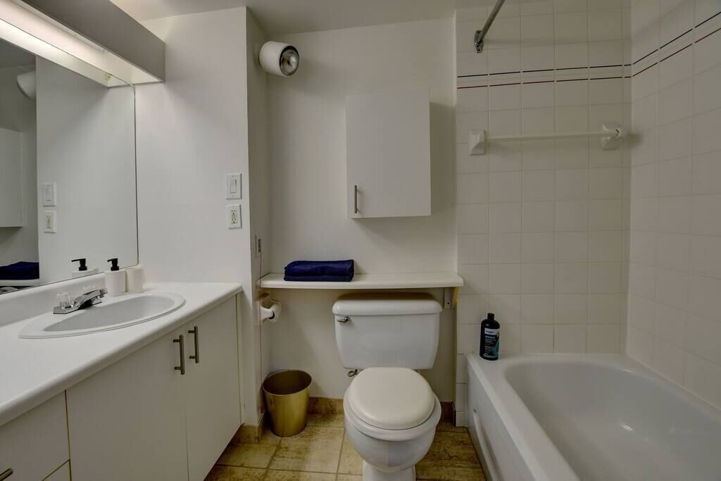 Photo of Bathroom in Laval