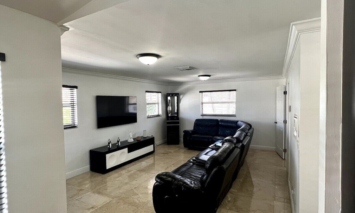 Photo of Livingroom in Tamiami