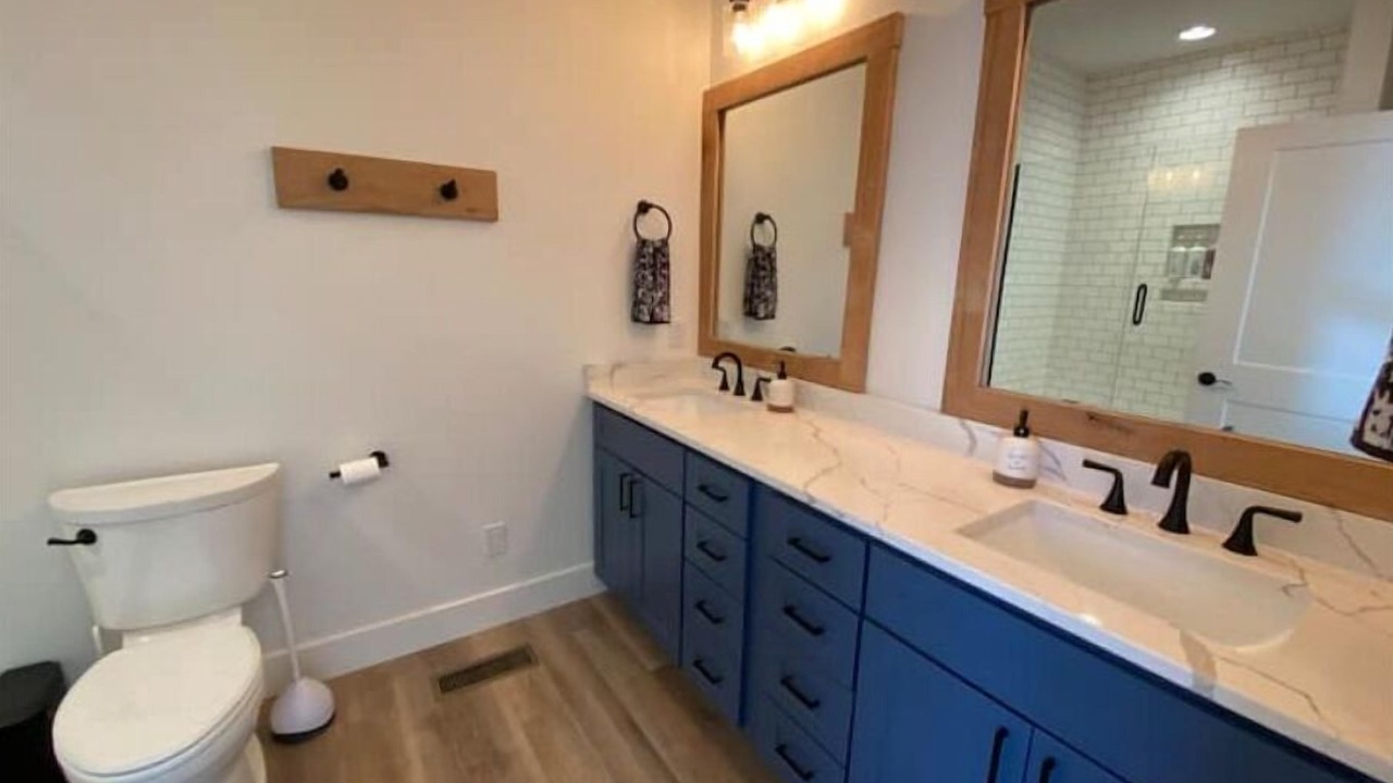 Photo of Bathroom in Broadway