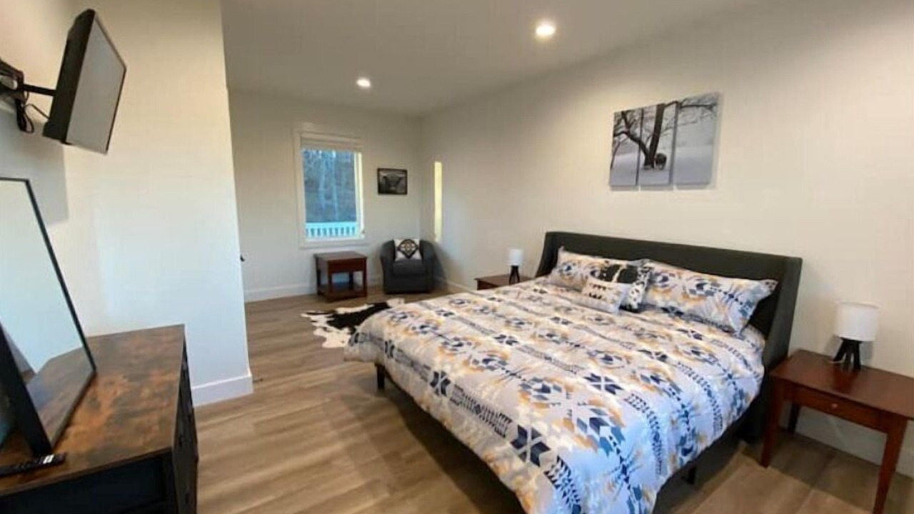 Photo of Bedroom in Broadway