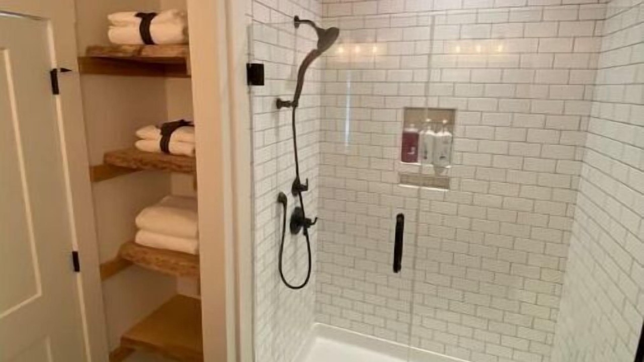 Photo of Bathroom in Broadway