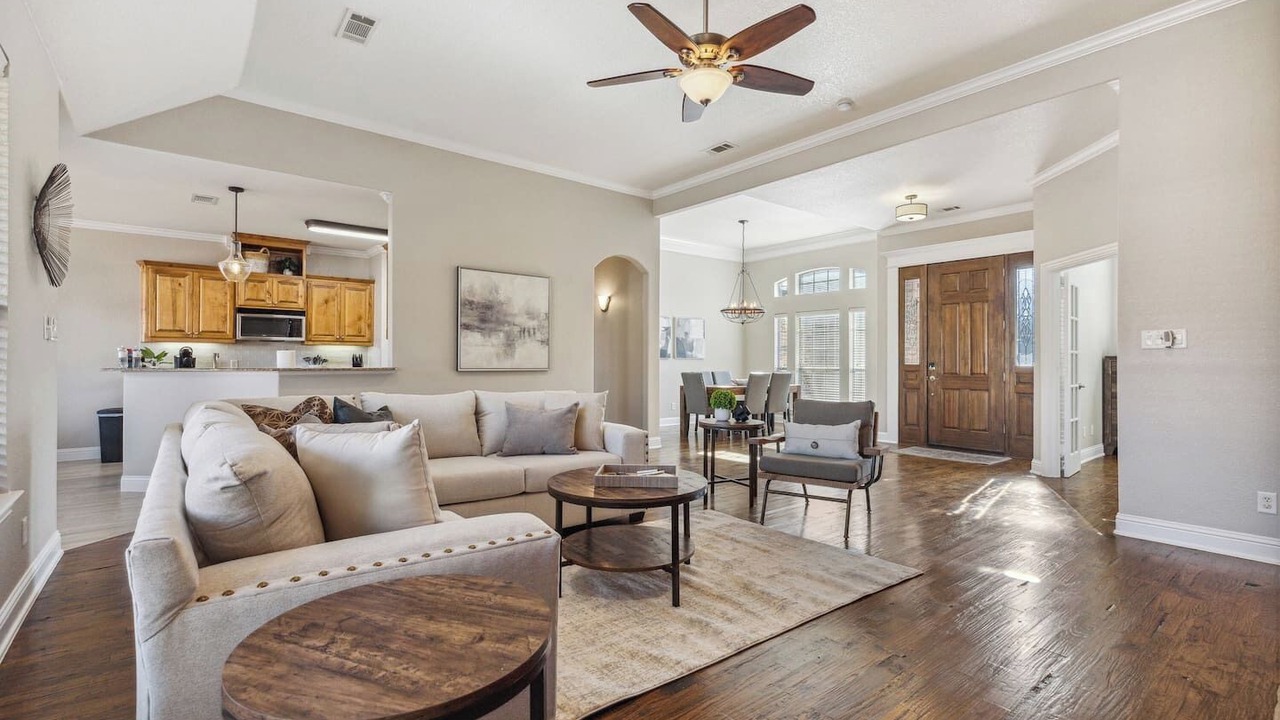 Photo of Livingroom in Flower Mound