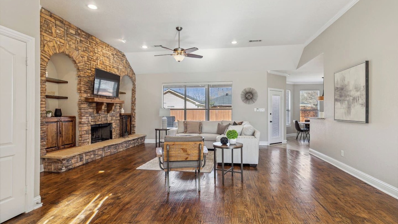 Photo of Livingroom in Flower Mound