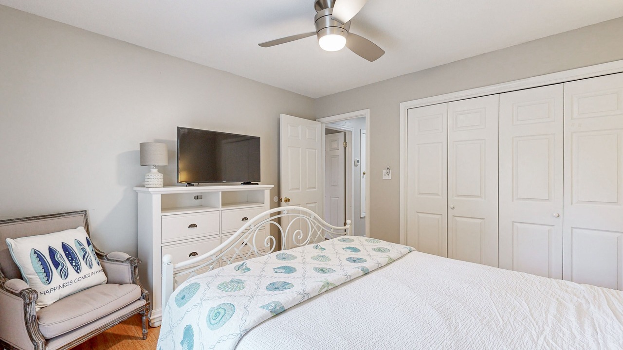 Photo of Bedroom in Clipper Cove