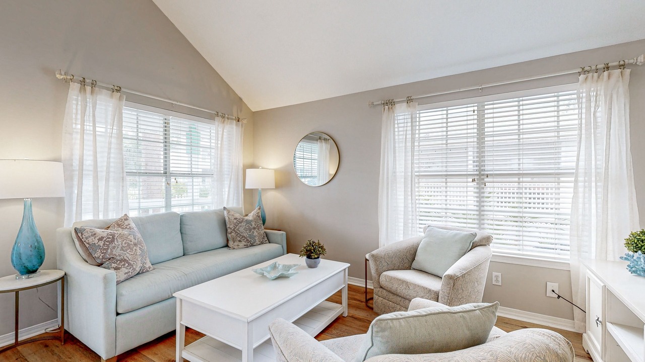 Photo of Livingroom in Clipper Cove