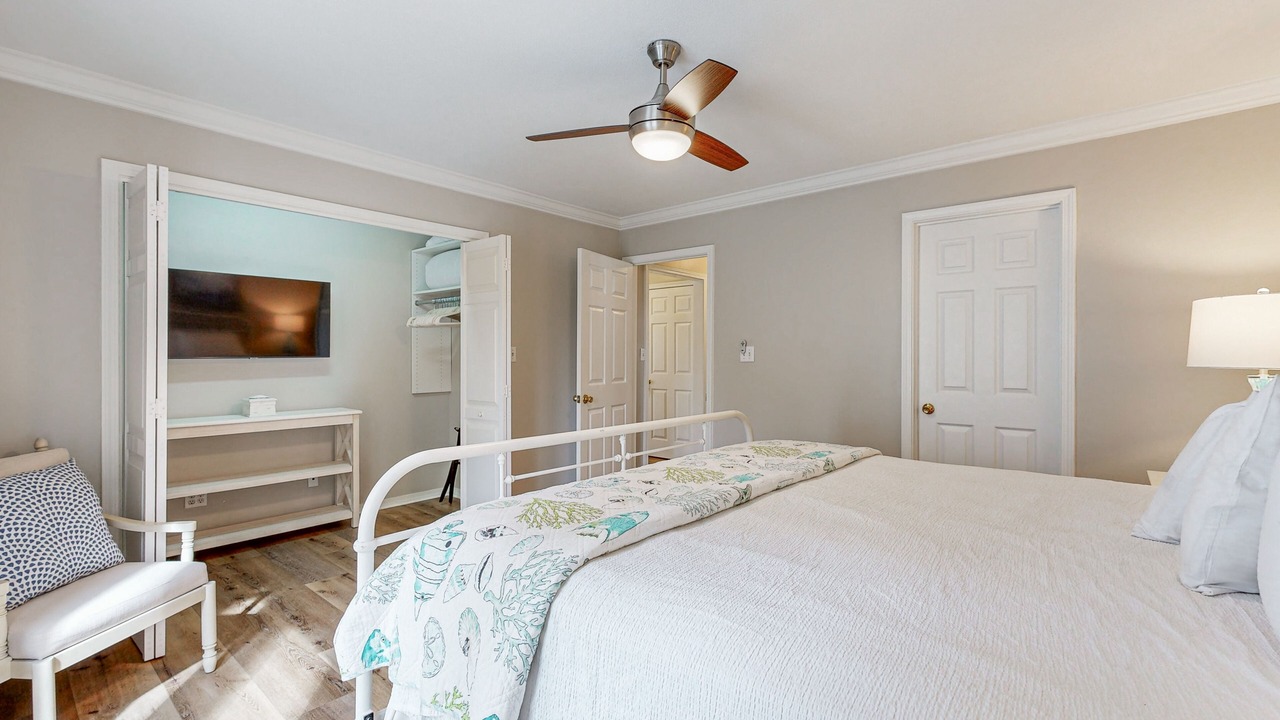 Photo of Bedroom in Clipper Cove