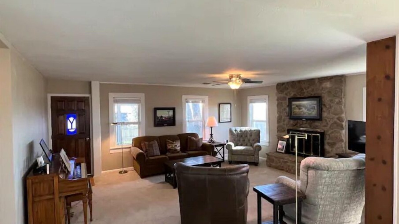 Photo of Livingroom in Goodnight