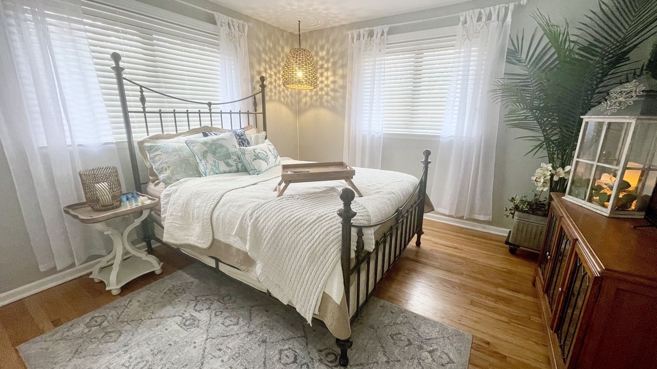 Photo of Bedroom in Lawrence