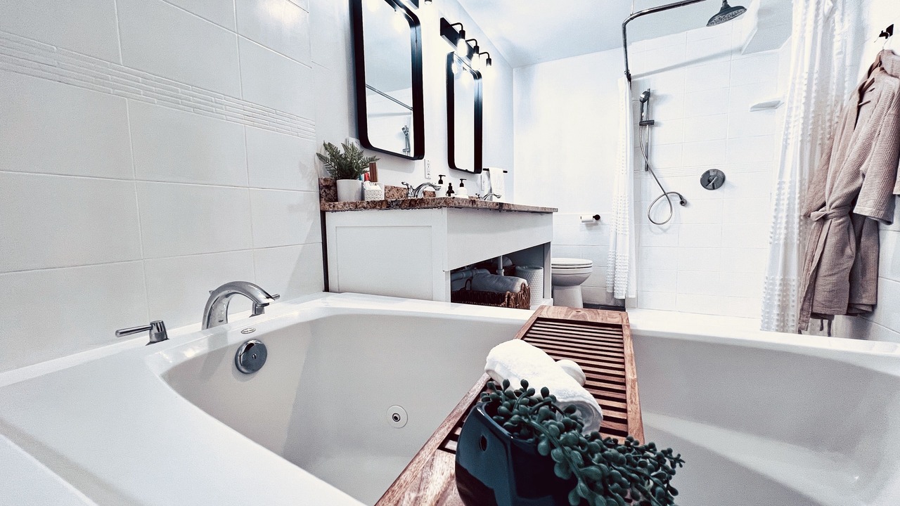 Photo of Bathroom in Rollingbay