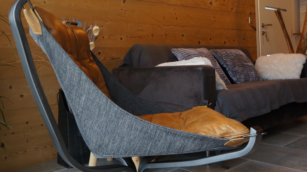 Photo of Others in Thones