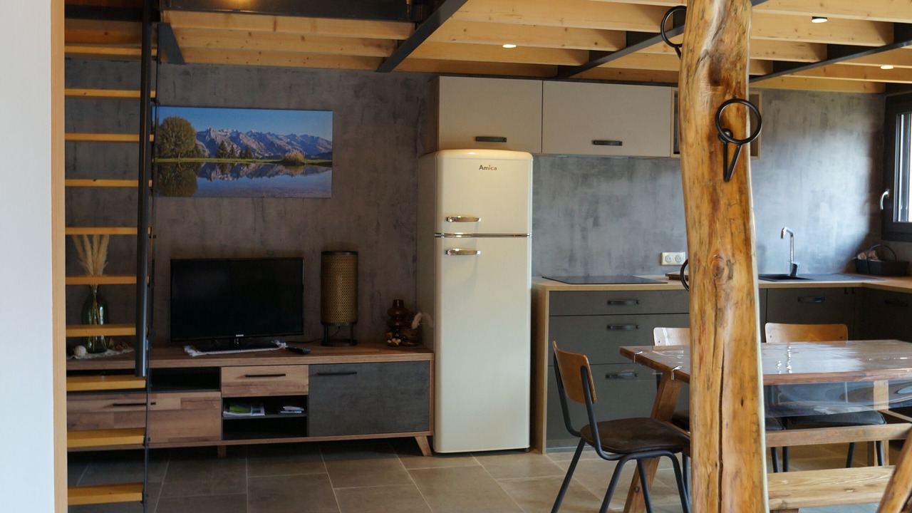 Photo of Others in Thones