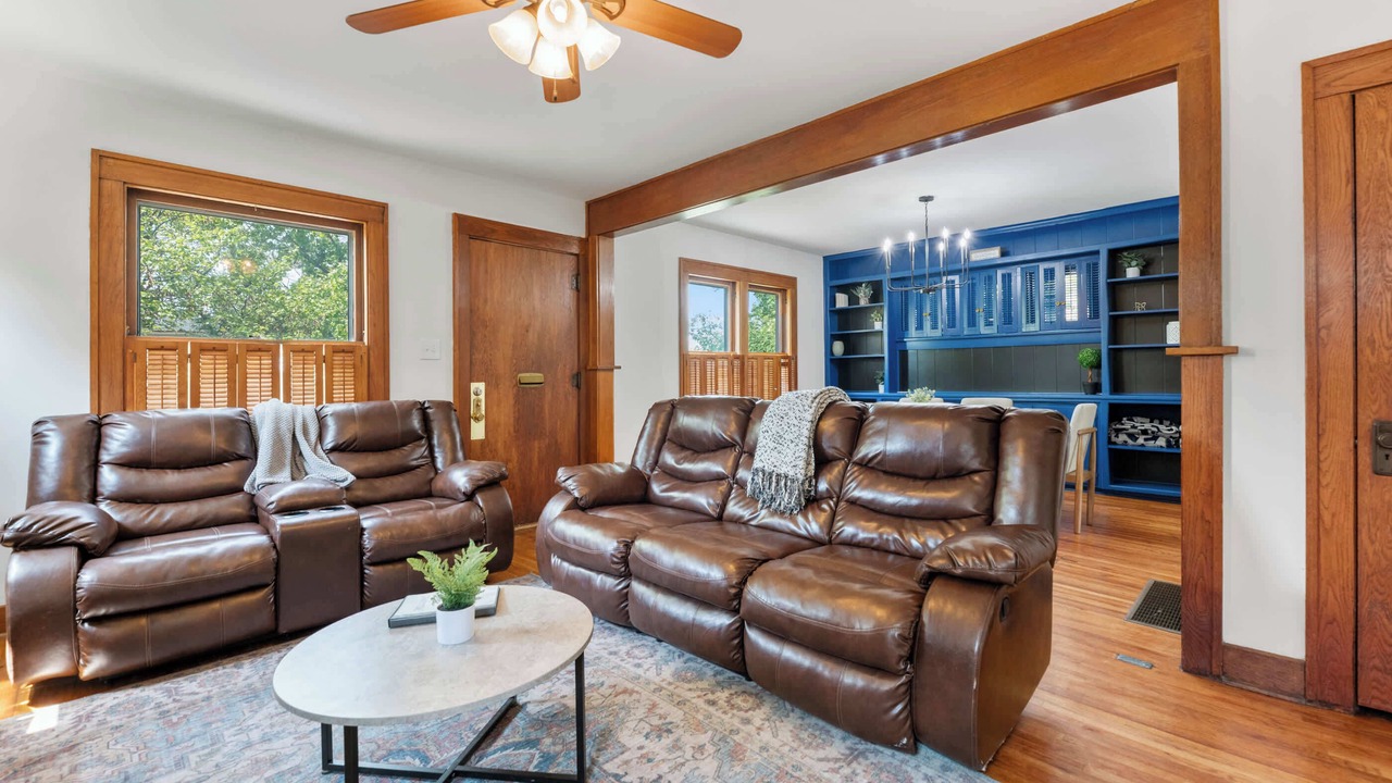 Photo of Livingroom in College Hill