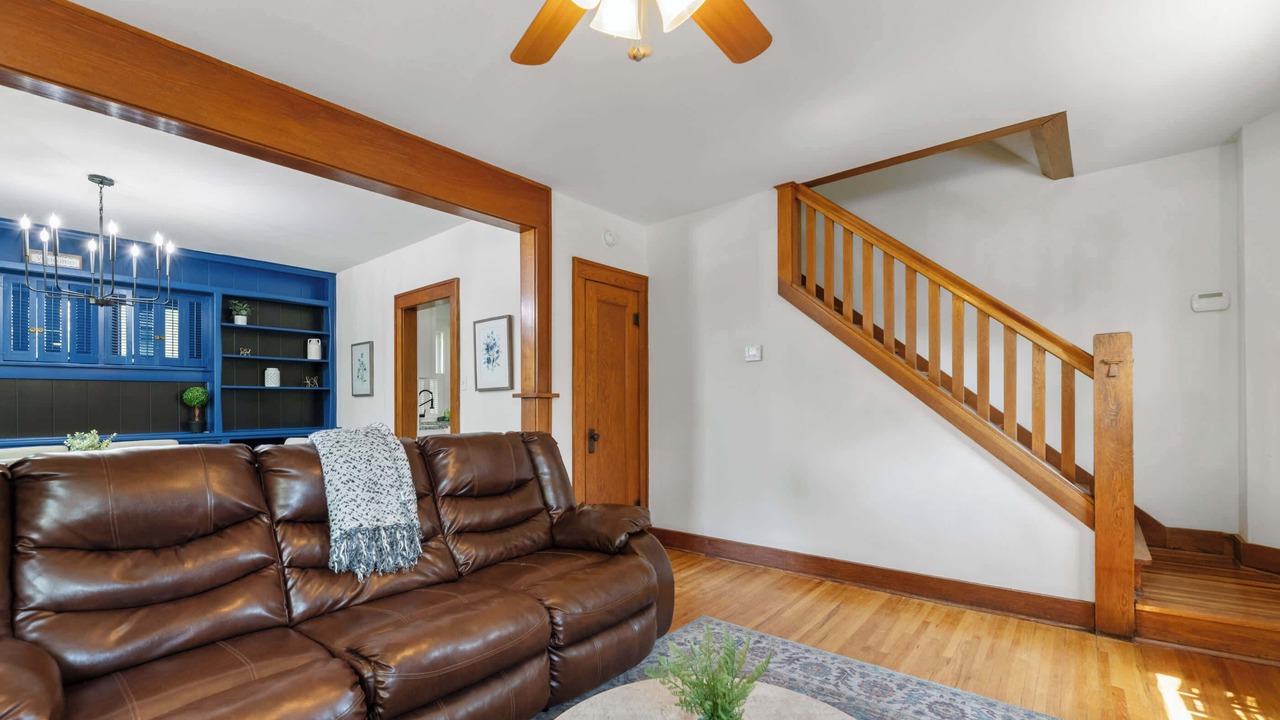 Photo of Livingroom in College Hill