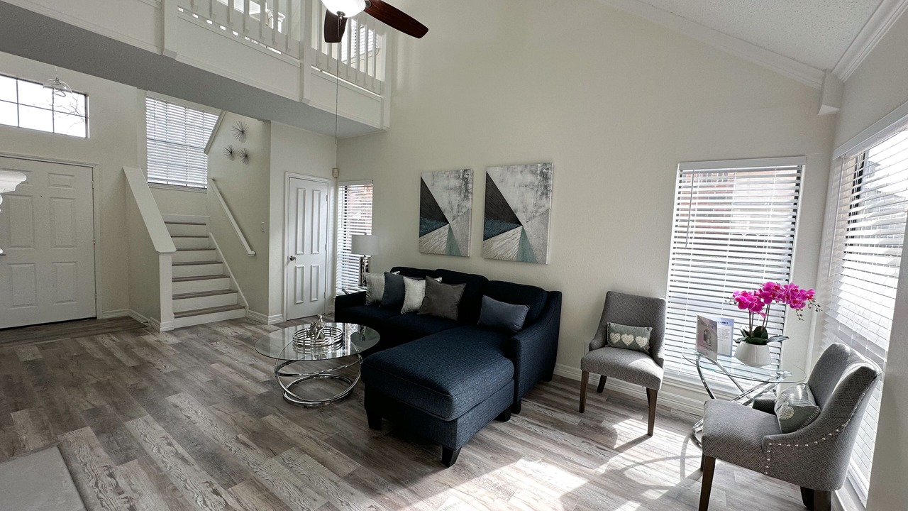 Photo of Livingroom in Euless