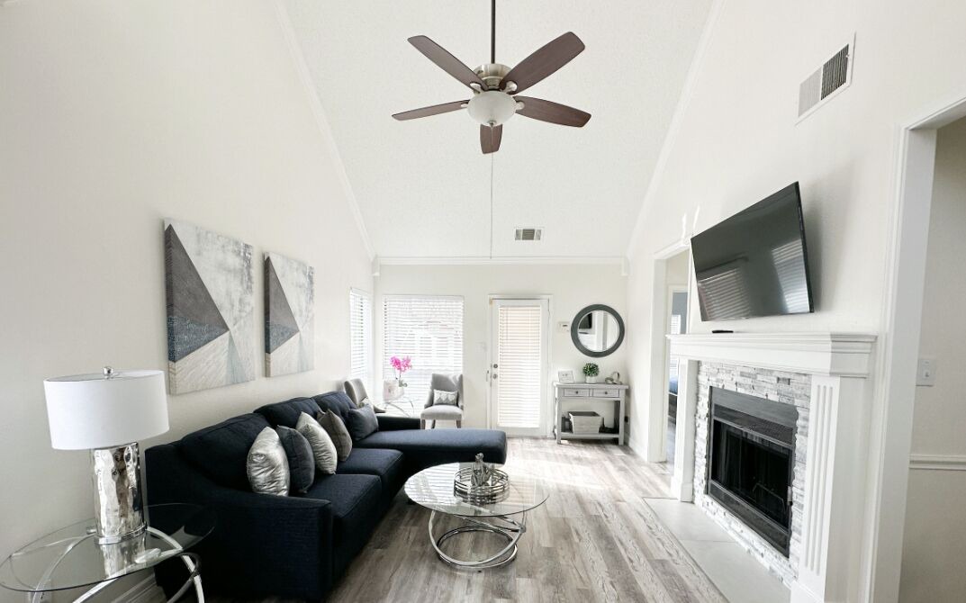 Photo of Livingroom in Euless