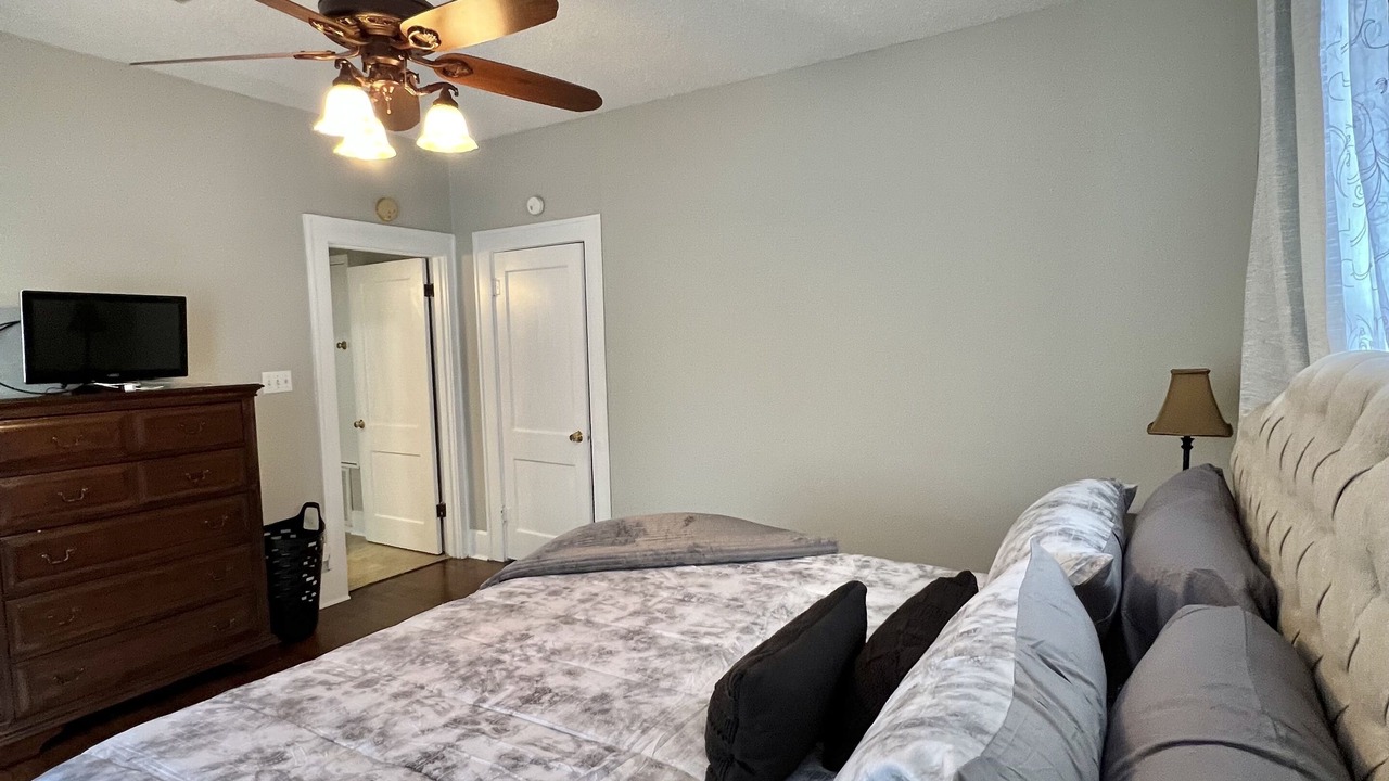 Photo of Bedroom in Highland Historic District