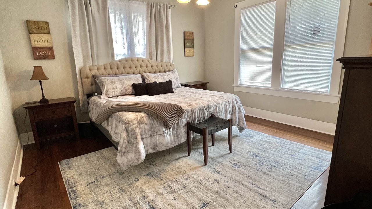 Photo of Bedroom in Highland Historic District
