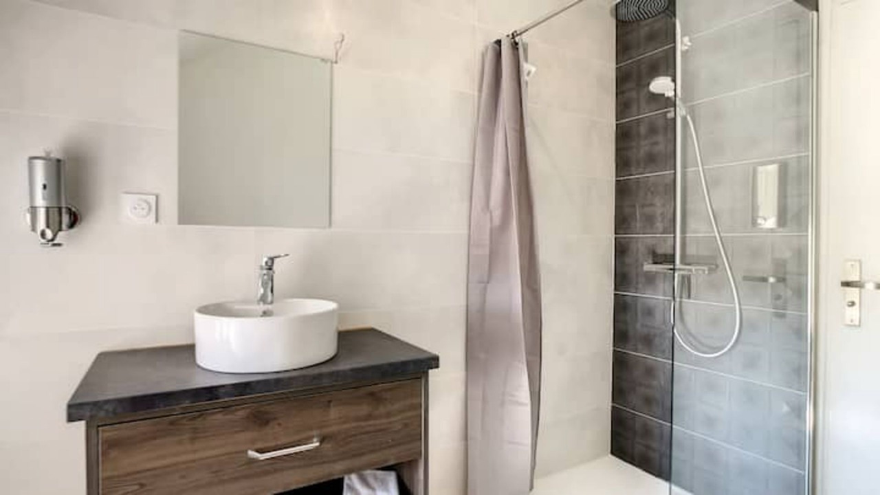 Photo of Bathroom in St-Meme-le-Tenu