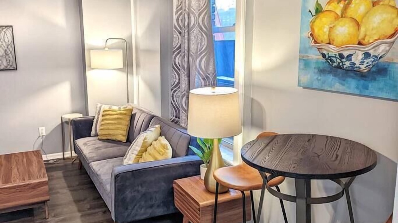 Photo of Livingroom in Bay City