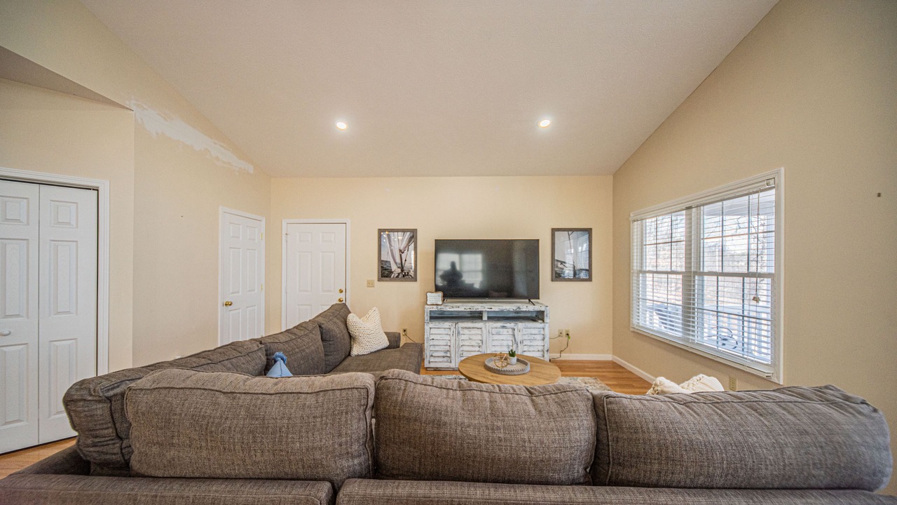 Photo of Livingroom in Grand Rivers