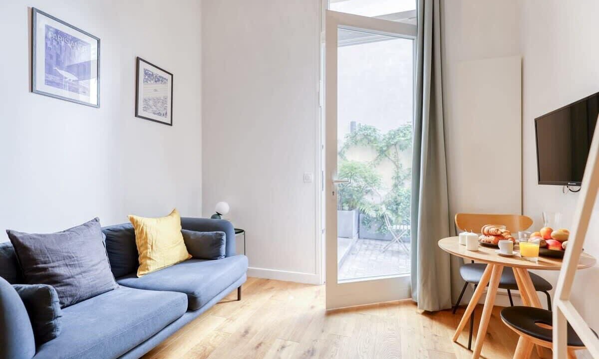 Photo of Livingroom in Quartier des Grandes-Carrieres