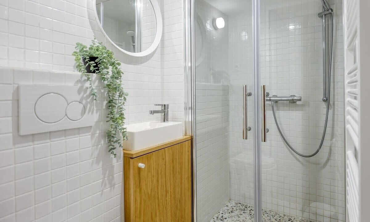 Photo of Bathroom in Quartier des Grandes-Carrieres