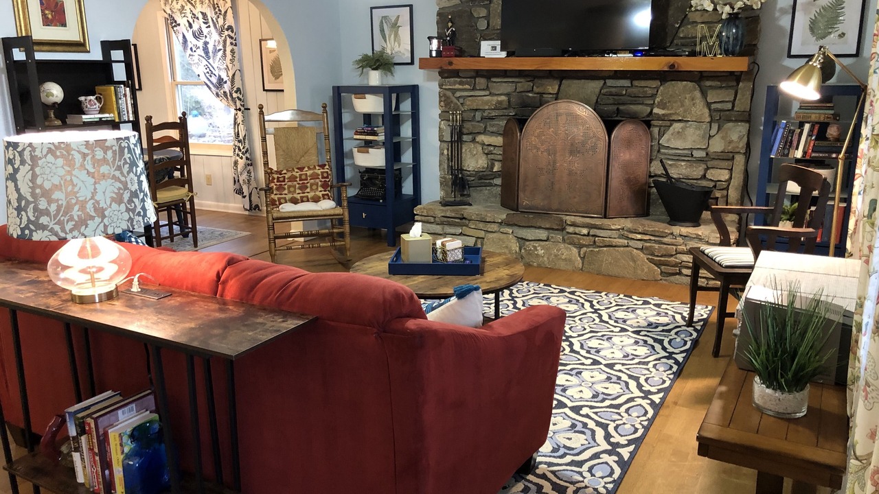 Photo of Livingroom in Bat Cave
