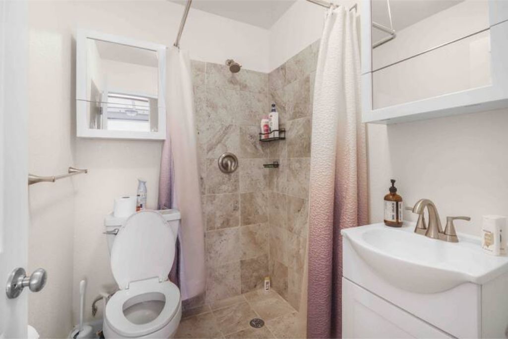 Photo of Bathroom in Townsite
