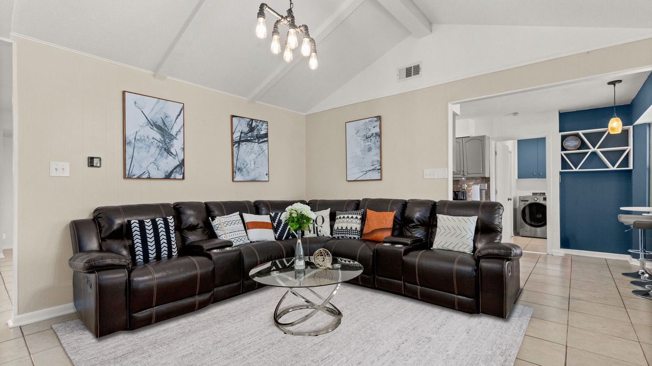 Photo of Livingroom in Medical Center District