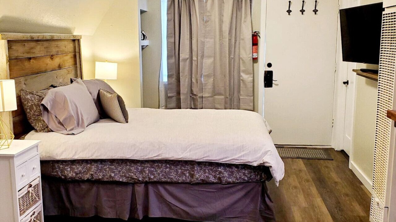Photo of Bedroom in Glenwood Springs