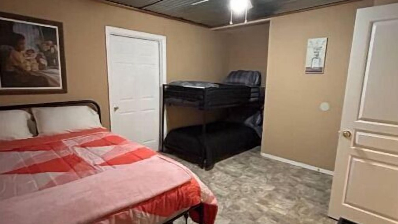 Photo of Bedroom in Quinlan