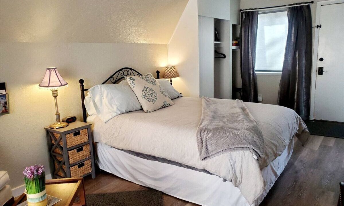Photo of Bedroom in Glenwood Springs