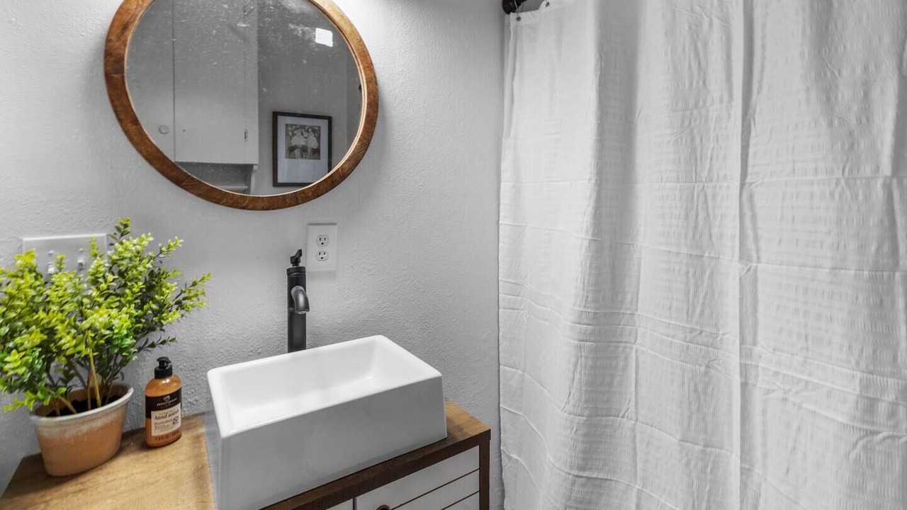 Photo of Bathroom in Mooringsport