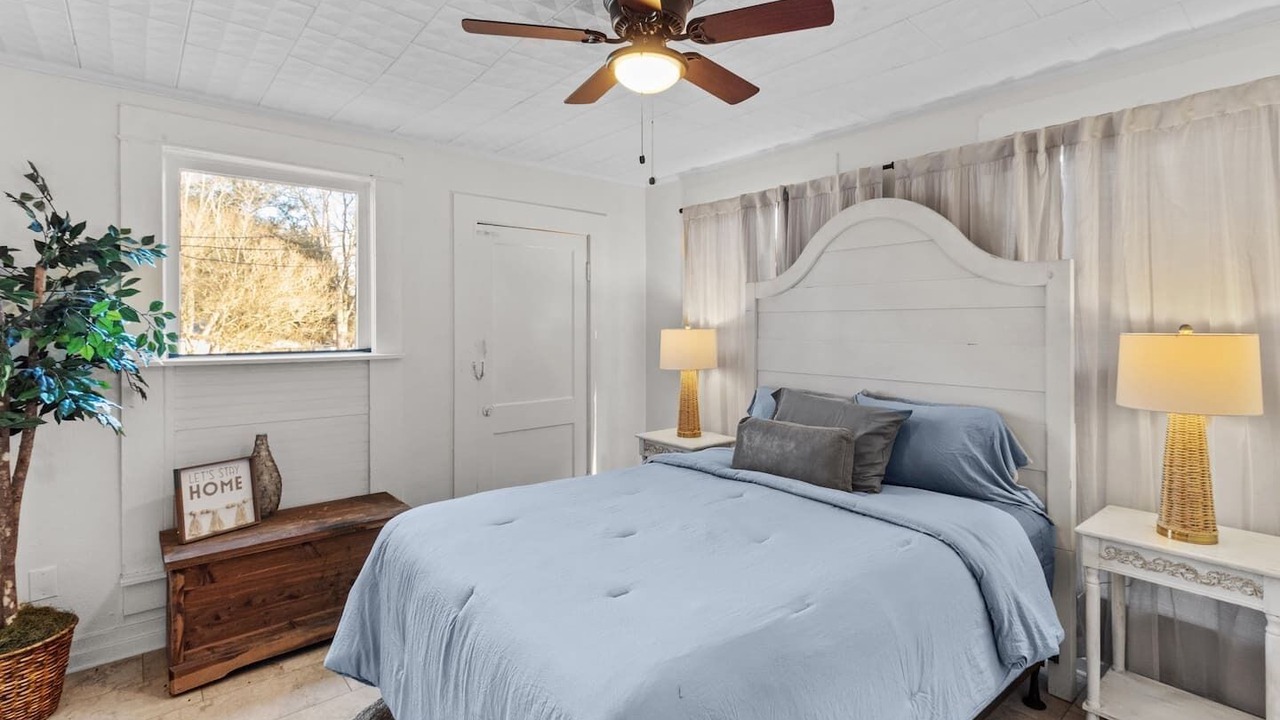 Photo of Bedroom in Mooringsport