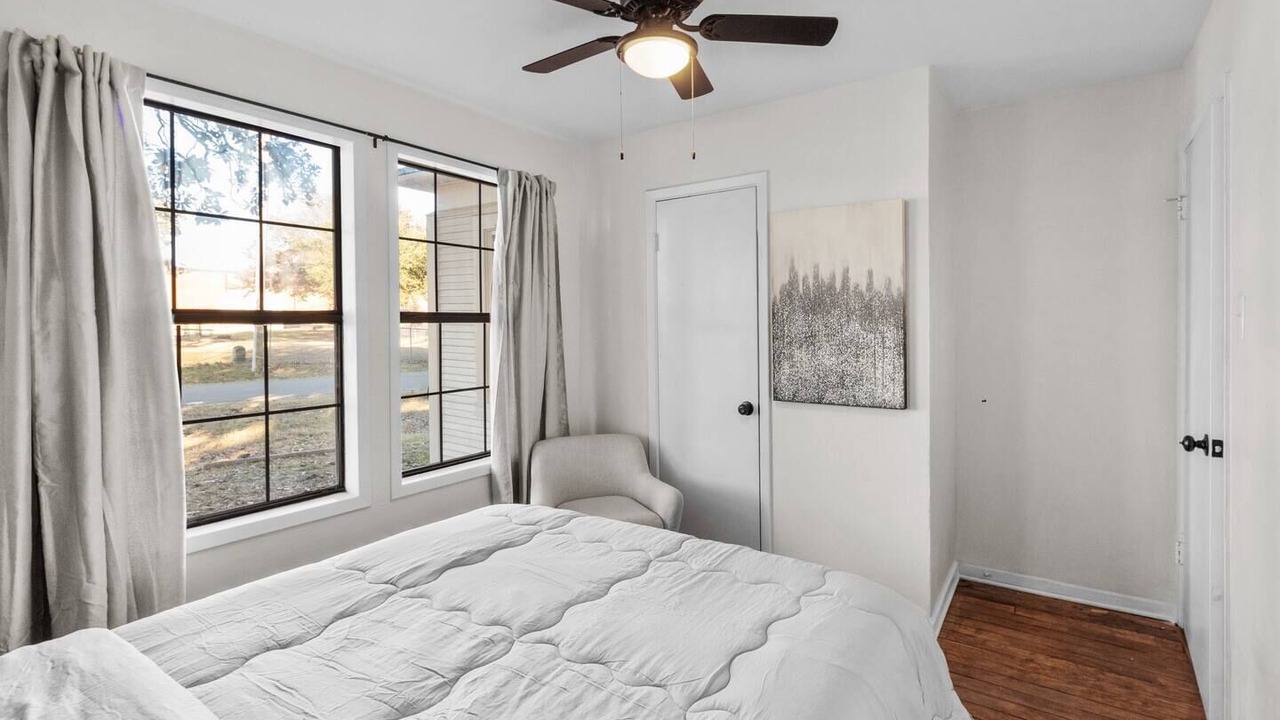 Photo of Bedroom in Mooringsport