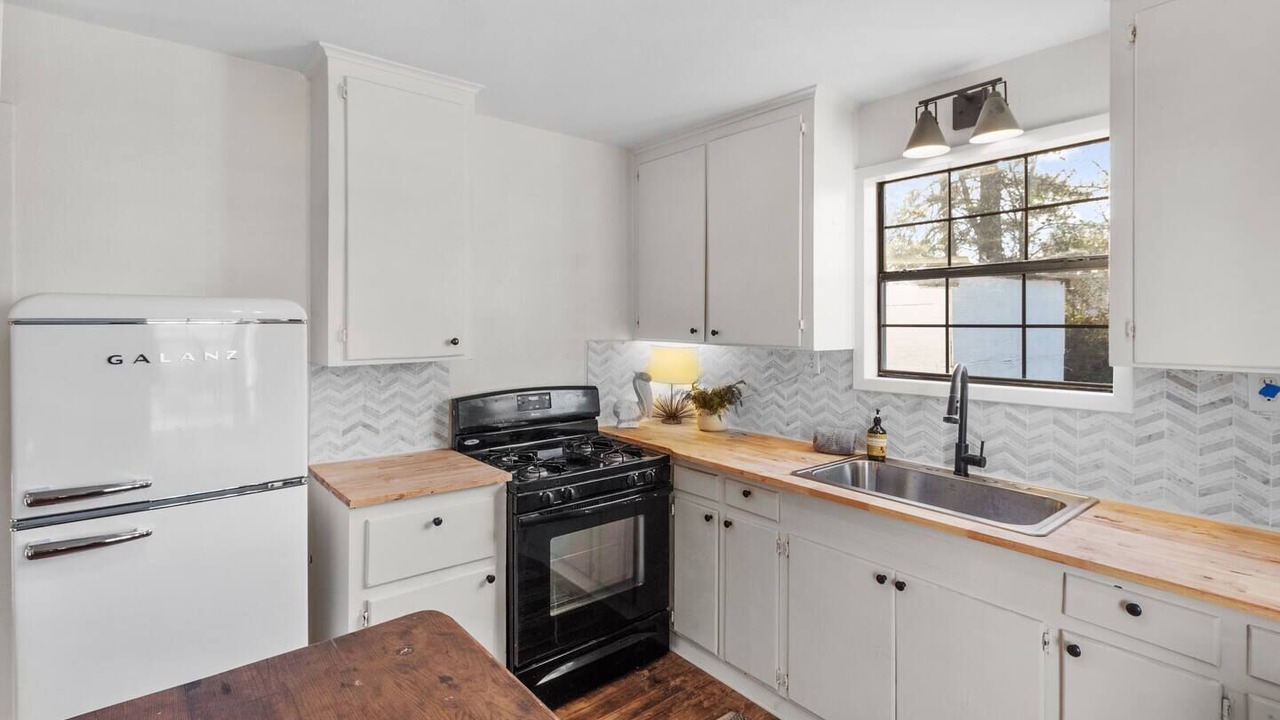 Photo of Kitchen in Mooringsport